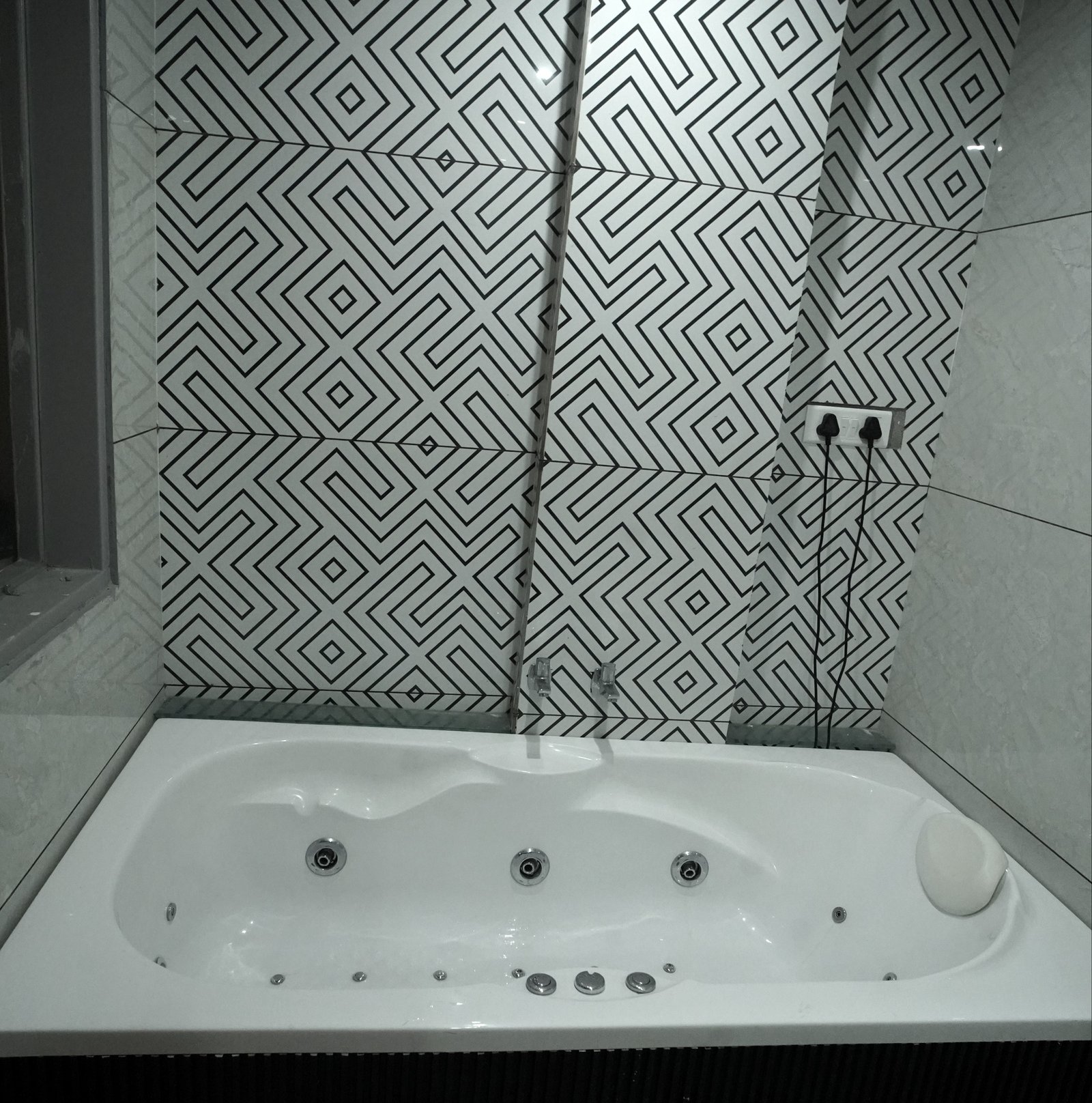 Suit Room With Bathtub